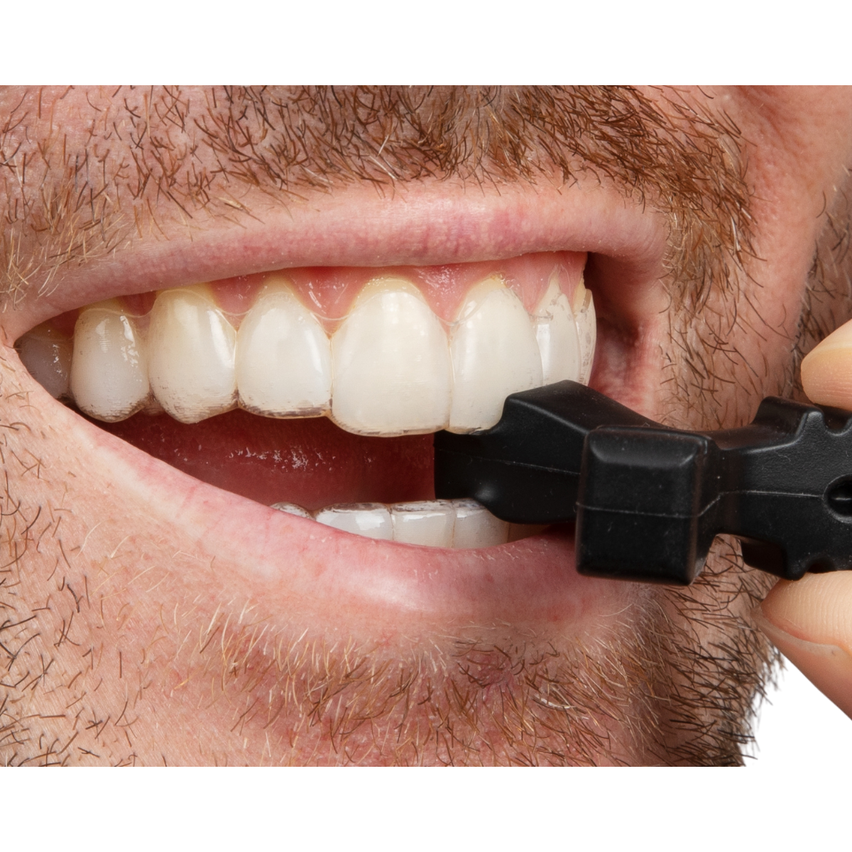 Munchies® Maintain engaged with top teeth